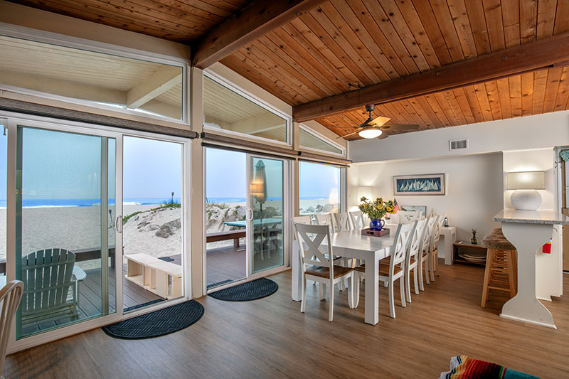 Capri Way dining area